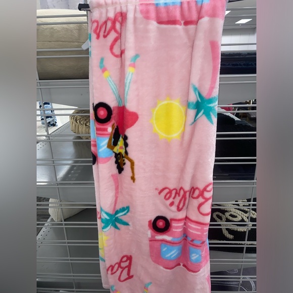 Barbie Soft Plush Throw Blanket!! RARE FIND! - Picture 6 of 6